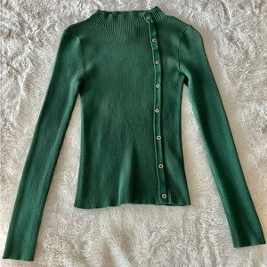 Green long sleeve top